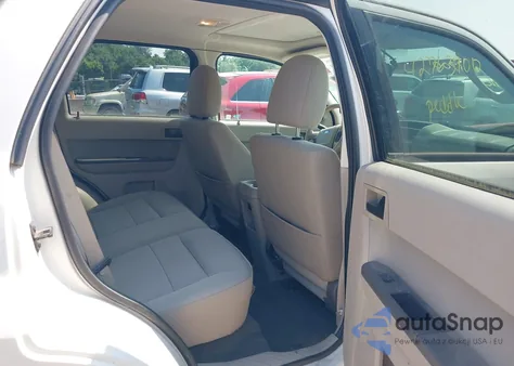 2011 Ford Escape Xlt z USA, uszkodzony, nr VIN 1FMCU9DG3BKB69543